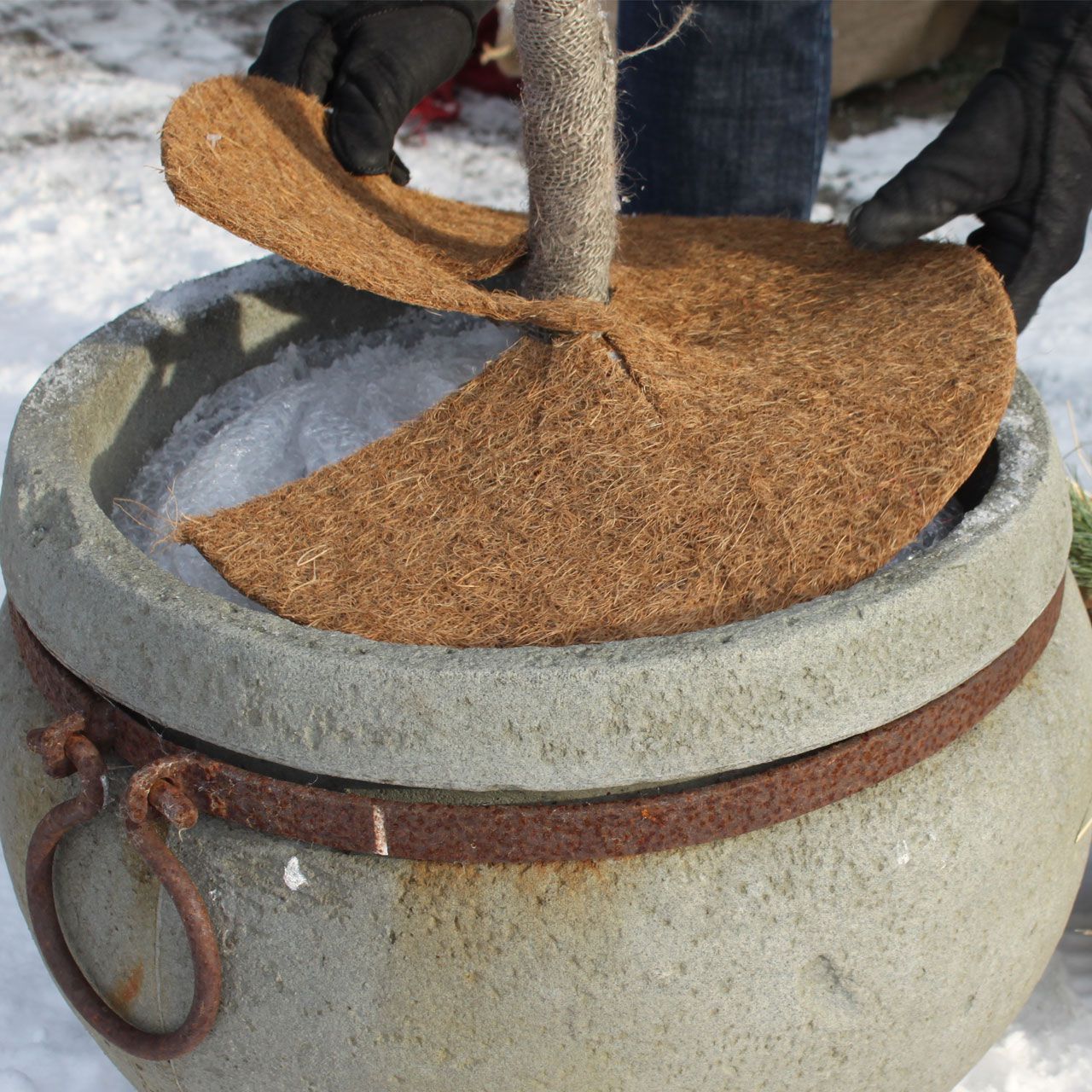 V27005_Winterschutz-Disk_Kokosscheibe_mit_Loch_natur_7_1280x1280.jpg